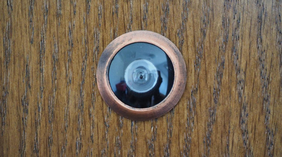 peephole-ge38e45311_1920